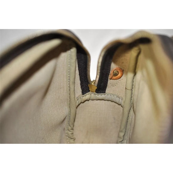 Louis Vuitton Reporter PM Monogram Crossbody Bag - Picture 16 of 16